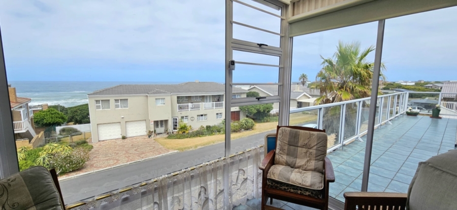 5 Bedroom Property for Sale in Franskraal Western Cape